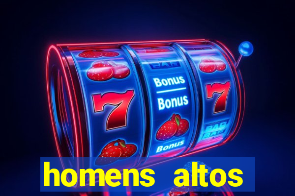 homens altos sarados pelados